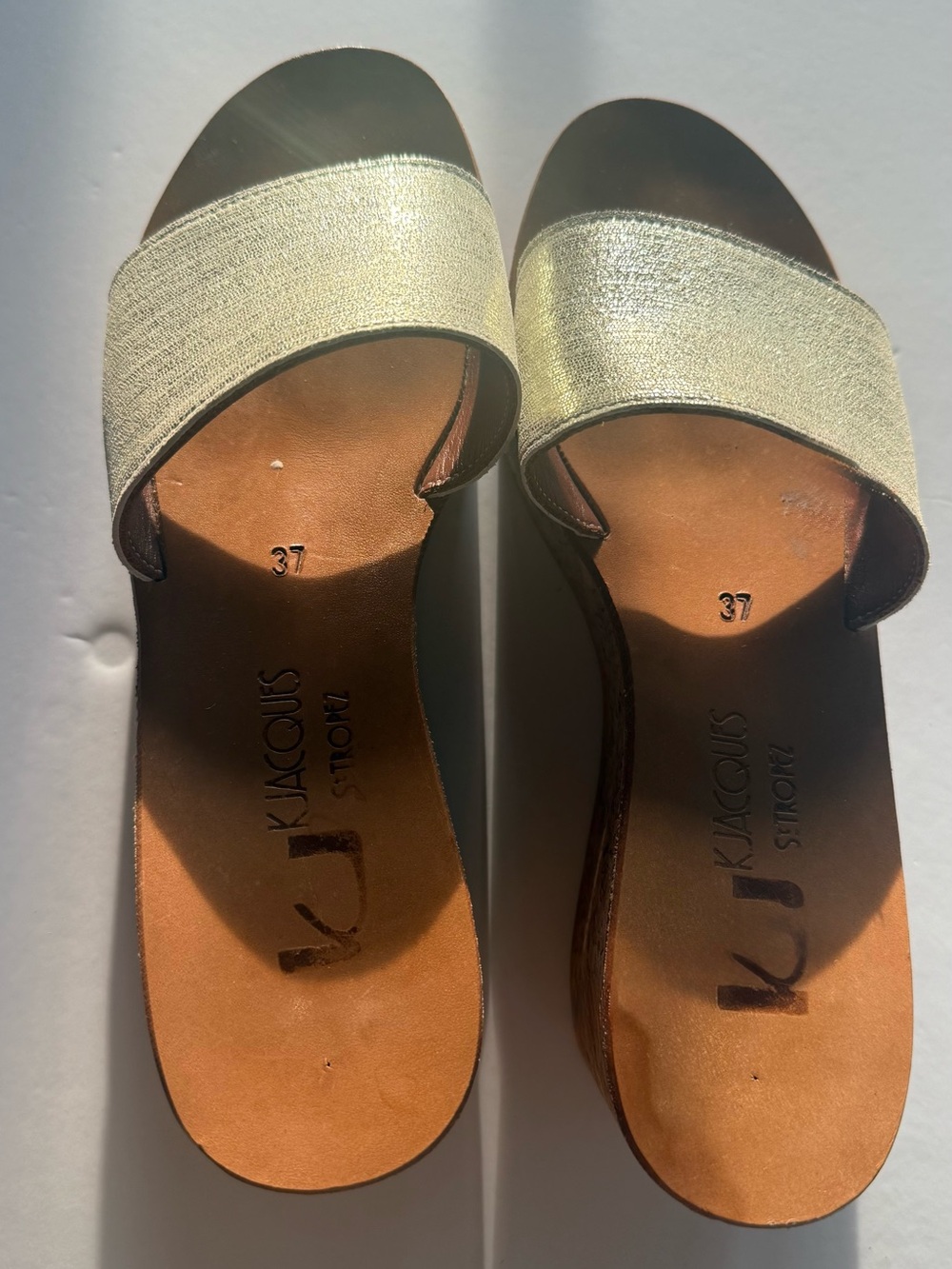 K. Jacques Gold Sandals Size 7 From St. Tropez Brand New Great for Summer.
